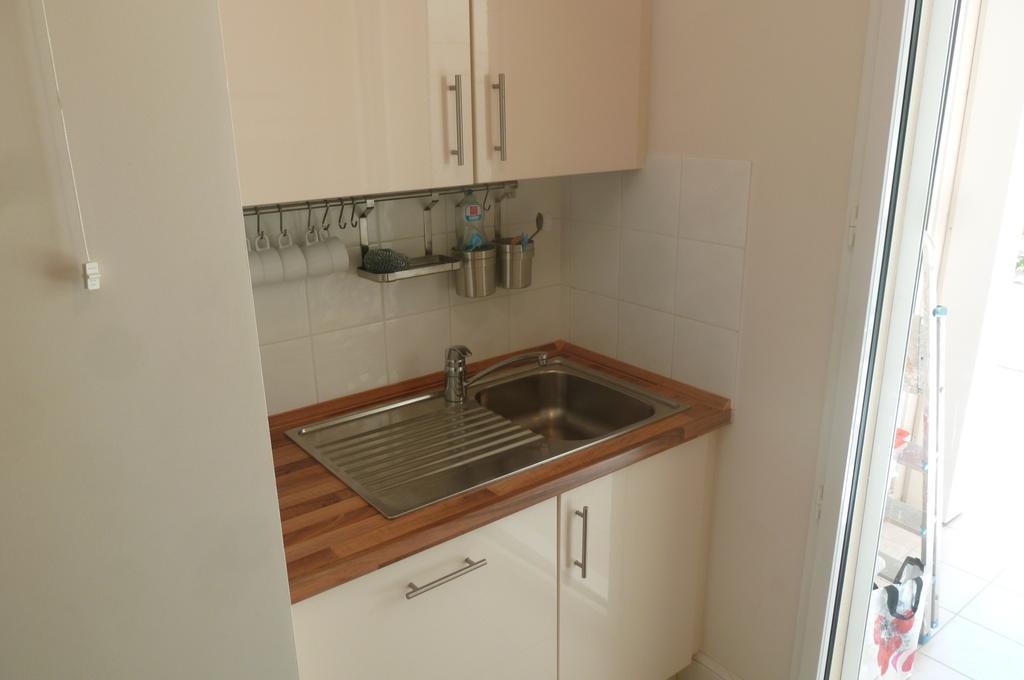 Stunning 2 Bed, 2 Bath Apt On The Cannes Sea Front Has Swimming Pool And Is A Secure Modern Building 464 Eksteriør bilde