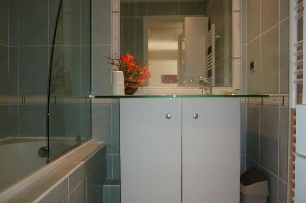 Stunning 2 Bed, 2 Bath Apt On The Cannes Sea Front Has Swimming Pool And Is A Secure Modern Building 464 Eksteriør bilde