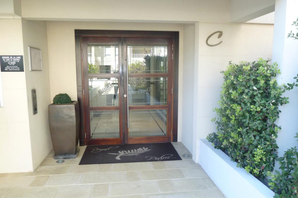 Stunning 2 Bed, 2 Bath Apt On The Cannes Sea Front Has Swimming Pool And Is A Secure Modern Building 464 Eksteriør bilde