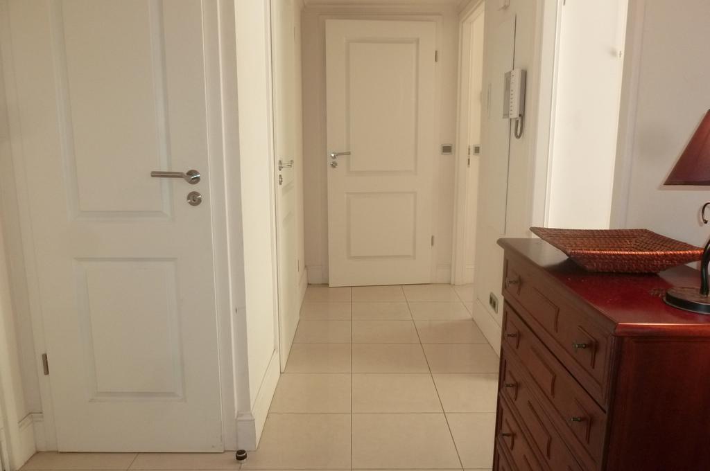 Stunning 2 Bed, 2 Bath Apt On The Cannes Sea Front Has Swimming Pool And Is A Secure Modern Building 464 Eksteriør bilde