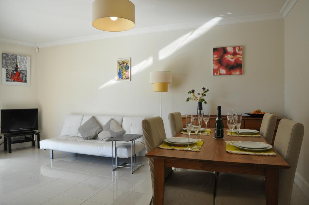 Stunning 2 Bed, 2 Bath Apt On The Cannes Sea Front Has Swimming Pool And Is A Secure Modern Building 464 Eksteriør bilde