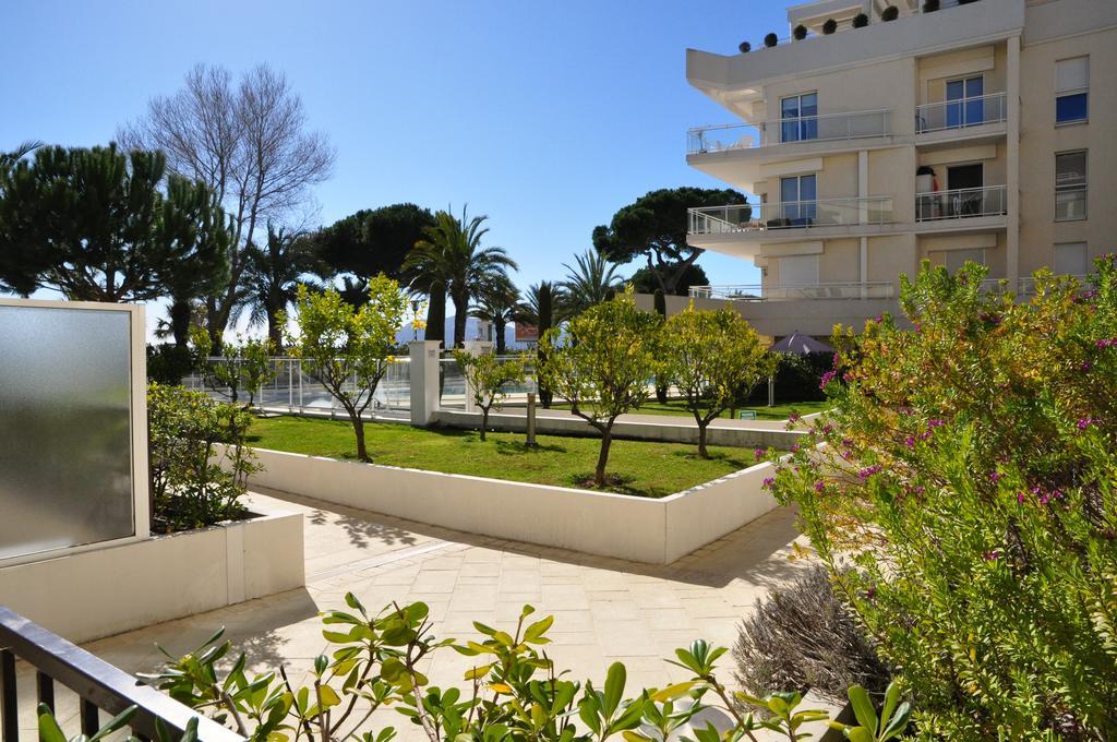 Stunning 2 Bed, 2 Bath Apt On The Cannes Sea Front Has Swimming Pool And Is A Secure Modern Building 464 Eksteriør bilde