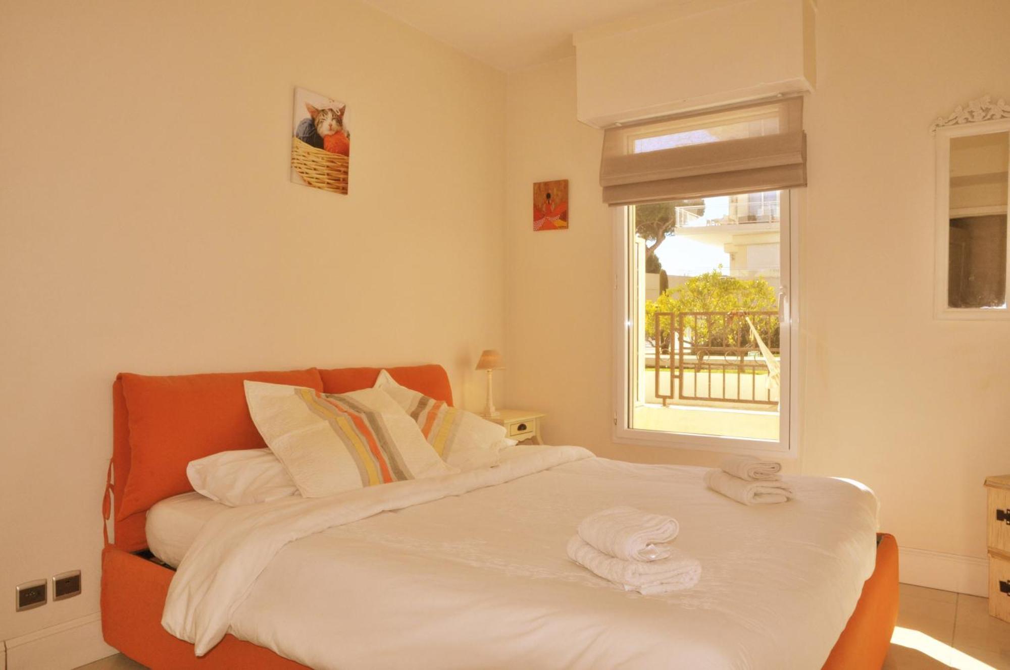 Stunning 2 Bed, 2 Bath Apt On The Cannes Sea Front Has Swimming Pool And Is A Secure Modern Building 464 Eksteriør bilde