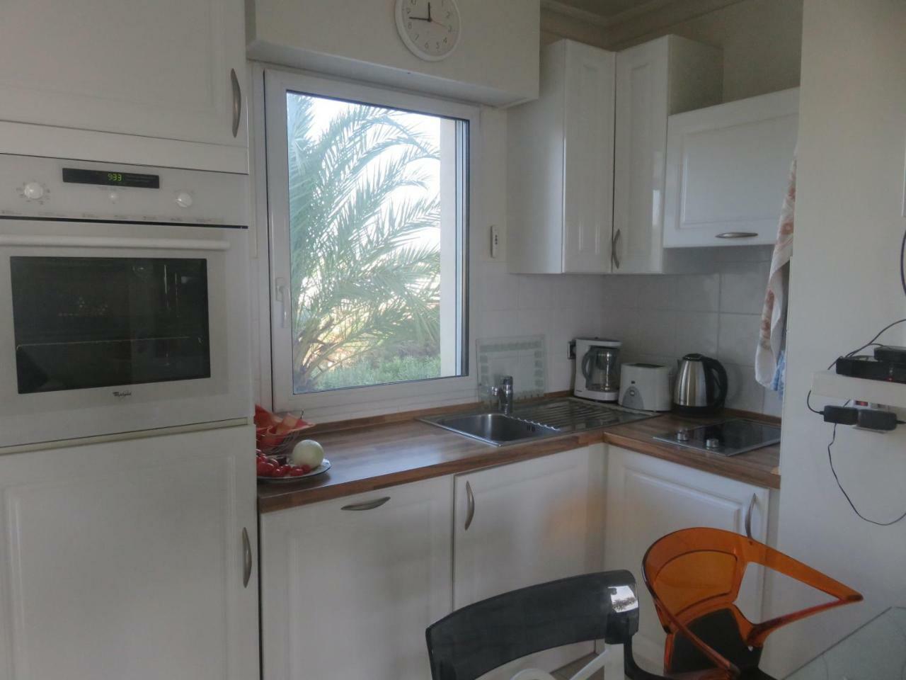 Stunning 2 Bed, 2 Bath Apt On The Cannes Sea Front Has Swimming Pool And Is A Secure Modern Building 464 Eksteriør bilde