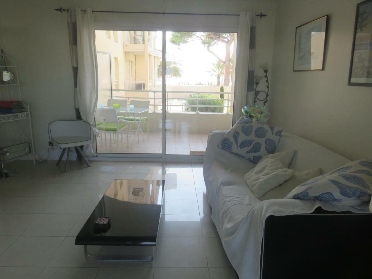 Stunning 2 Bed, 2 Bath Apt On The Cannes Sea Front Has Swimming Pool And Is A Secure Modern Building 464 Eksteriør bilde