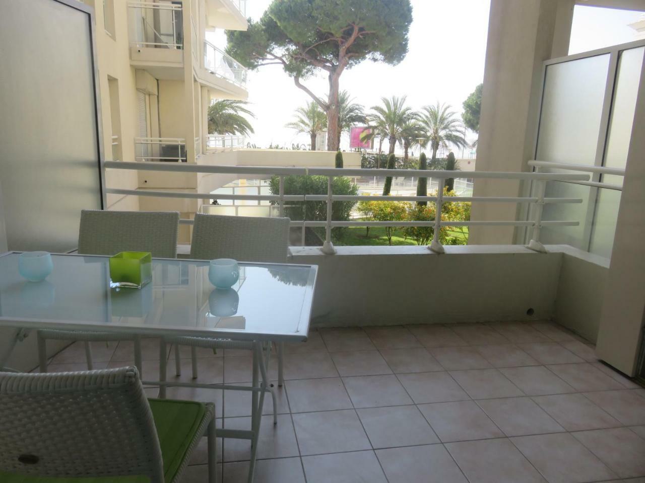 Stunning 2 Bed, 2 Bath Apt On The Cannes Sea Front Has Swimming Pool And Is A Secure Modern Building 464 Eksteriør bilde